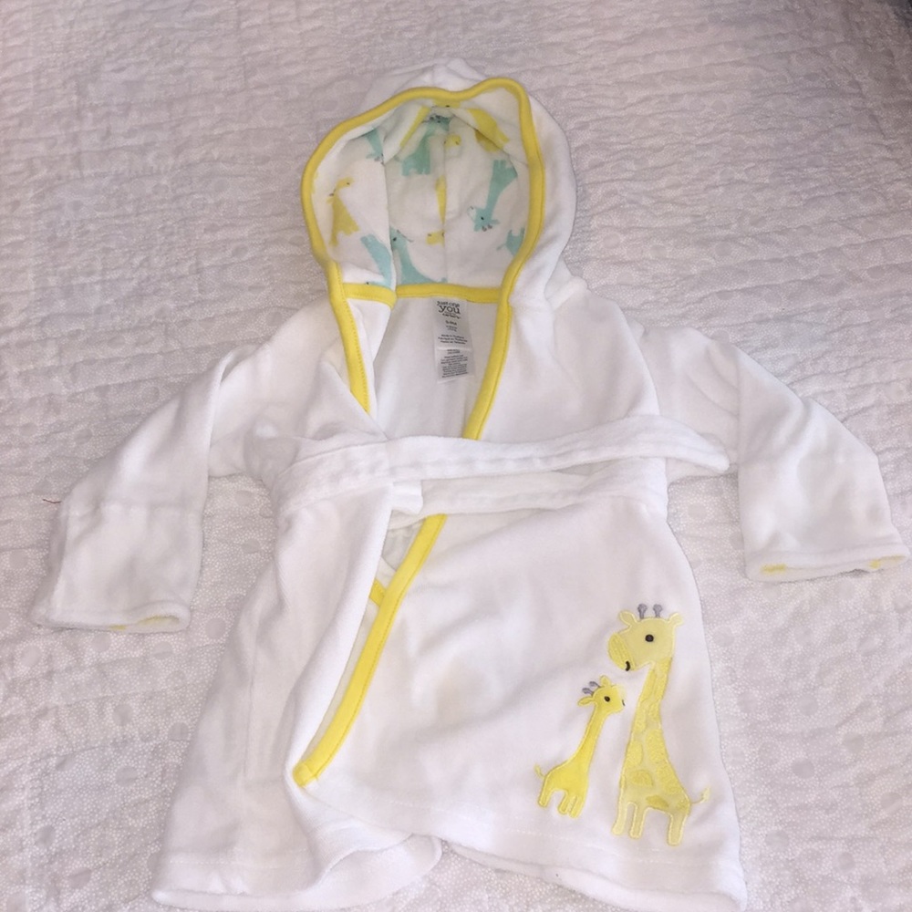 Carter’s infant robe. Size 0-9 months.